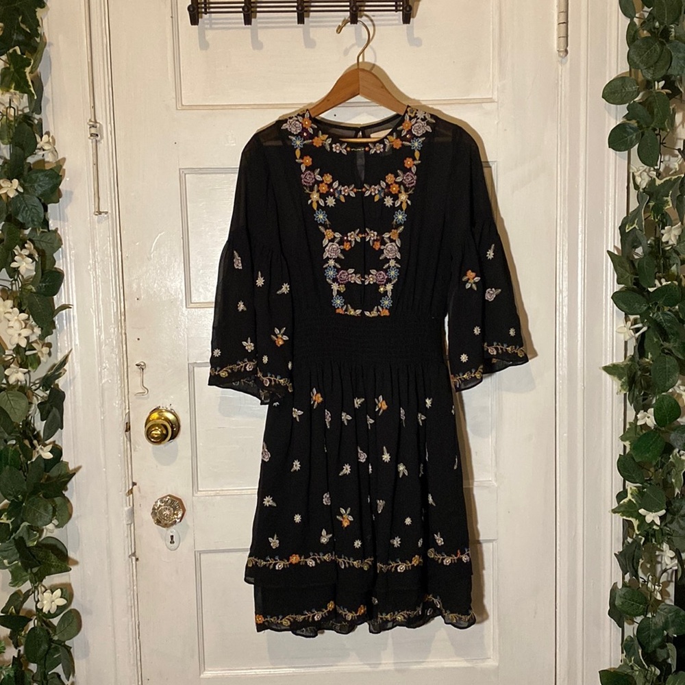 Black embroidered dress with Princess Cut Sleeves🖤